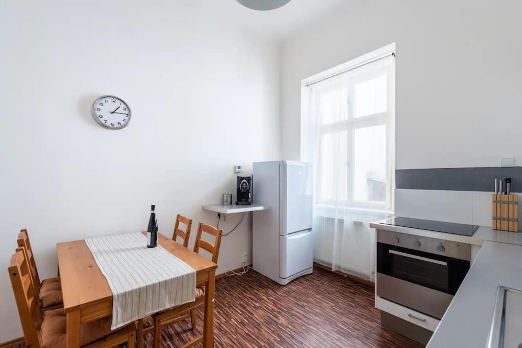 Spacious Apartment With Balcony At Wenceslas Sq Praag Buitenkant foto