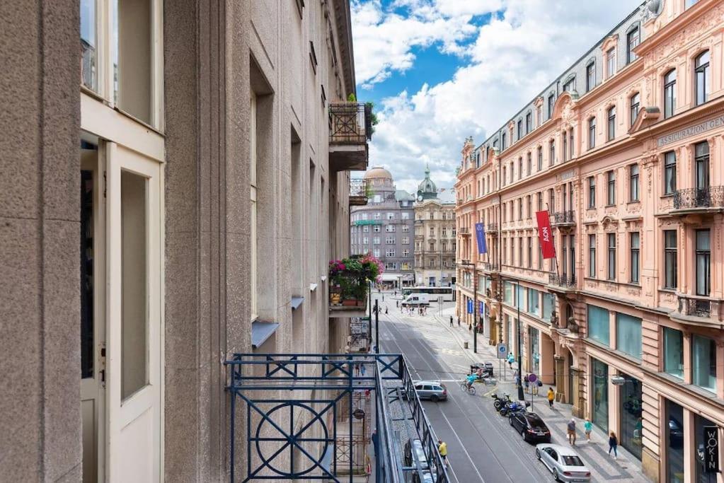 Spacious Apartment With Balcony At Wenceslas Sq Praag Buitenkant foto